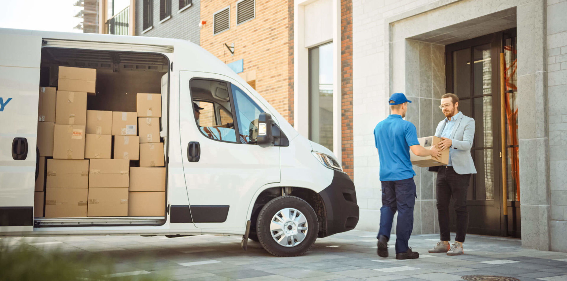 package-delivery-hero-1920x953-c package-delivery-hero-1920x953-c
